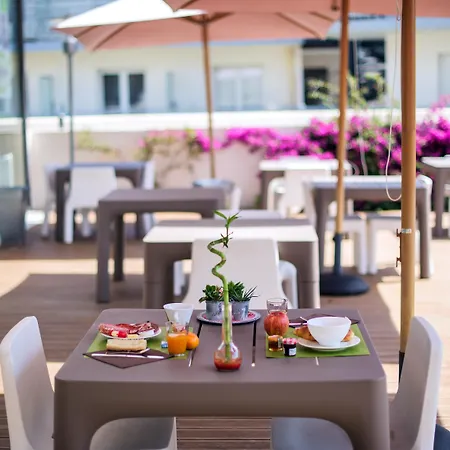 Comfort Aparthotel Antibes Le Maestria-2